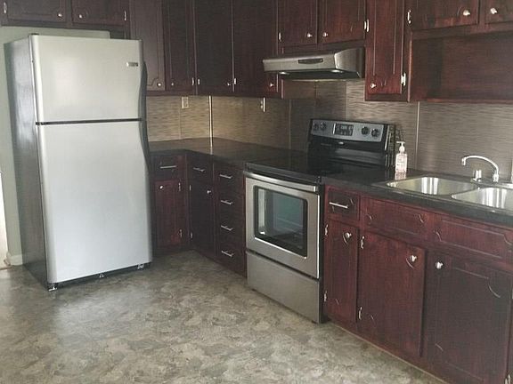 5th image of 226 Mimosa St