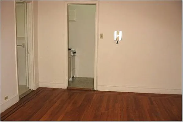 Rented by 4 Points Properties | media 23