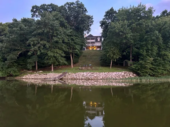 6861 Lakeshore View Dr, Rushville, IL 62681