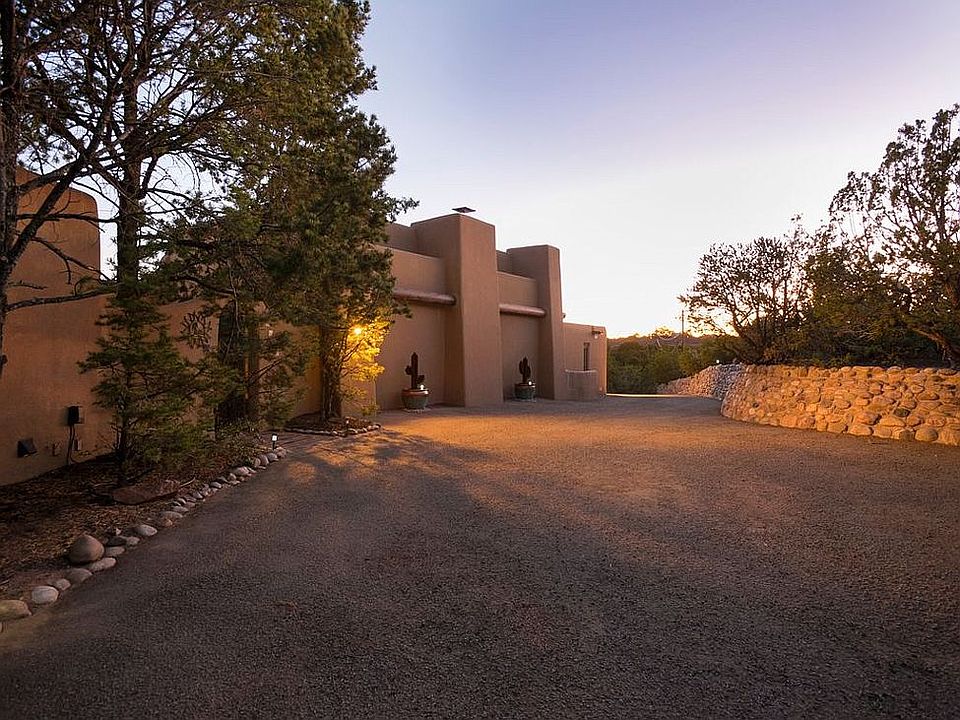 1st image of 1120 Paseo Barranca