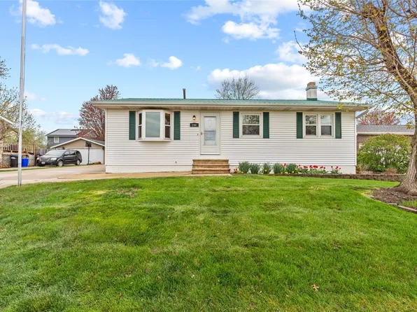 150 33rd Ave, Marion, IA 52302