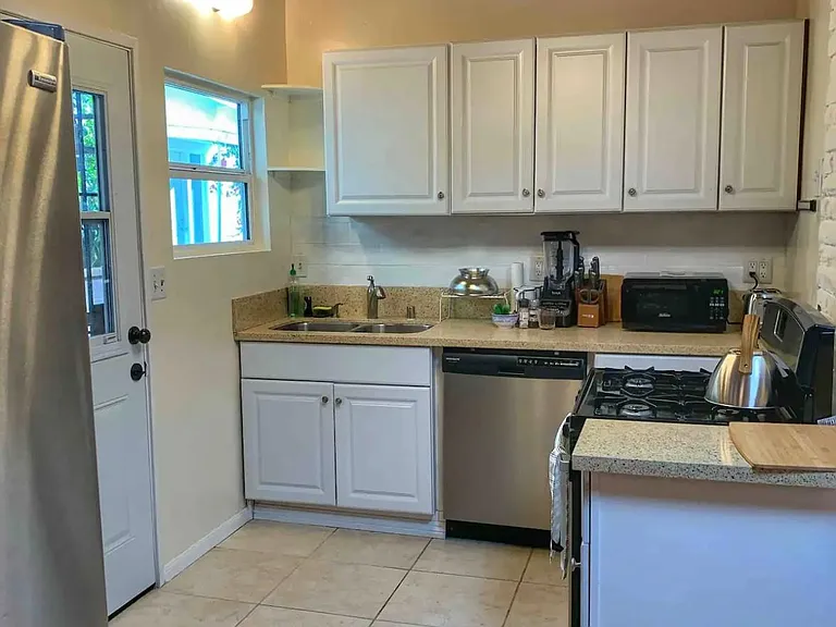 1430 Manhattan Beach Blvd #1 — Photo 9