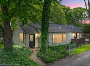 330 Beachway St, Whitmore Lake, MI 48189