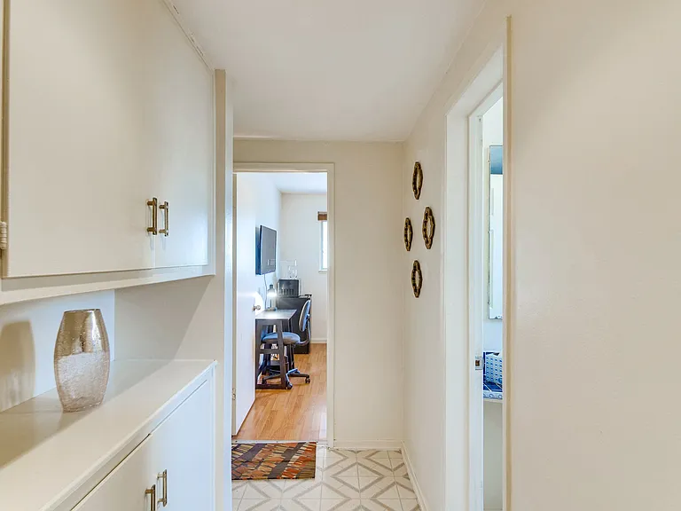 24308 Shrewsbury Cir — Photo 3
