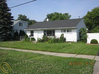 2nd image of 33441 Garfield Rd