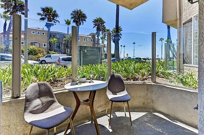 1400 Pacific Coast Hwy — Photo 4
