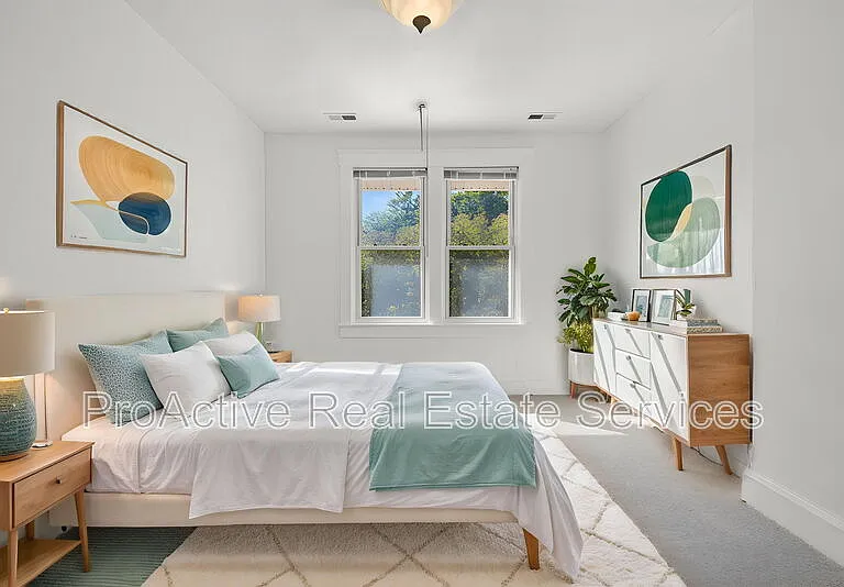 1008 Grayson St — Photo 12