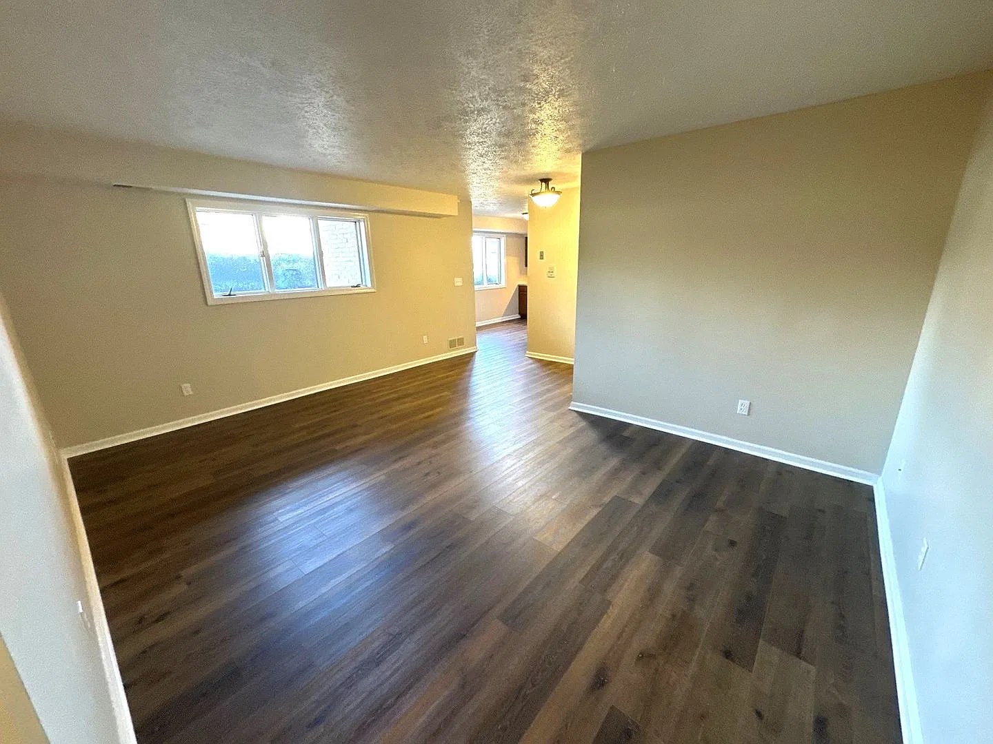 Country Club Garden Apartments — Photo 3