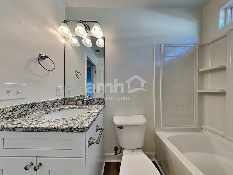 105 Summer Hill Ct — Photo 18