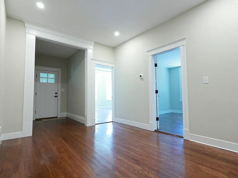 37 George St #37 — Photo 4