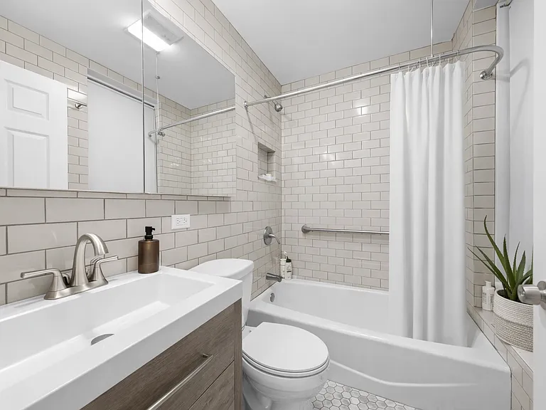 540 9th St #3 — Photo 7