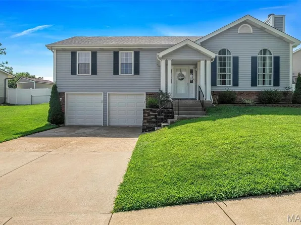 7042 Grassy Valley Dr, Saint Louis, MO 63129
