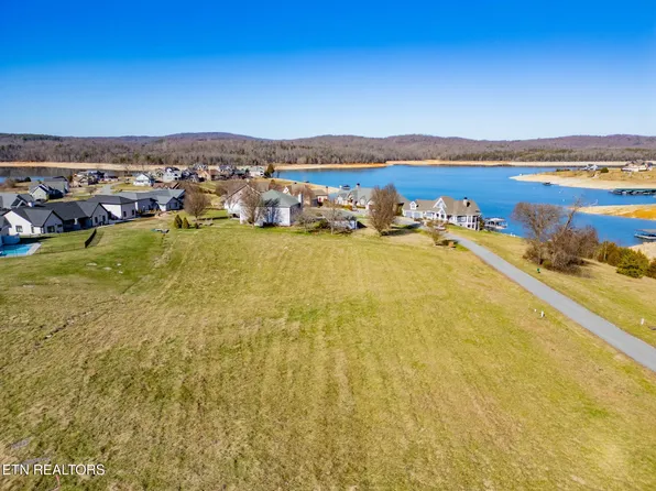 475 Shainas Pl, Sharps Chapel, TN 37866