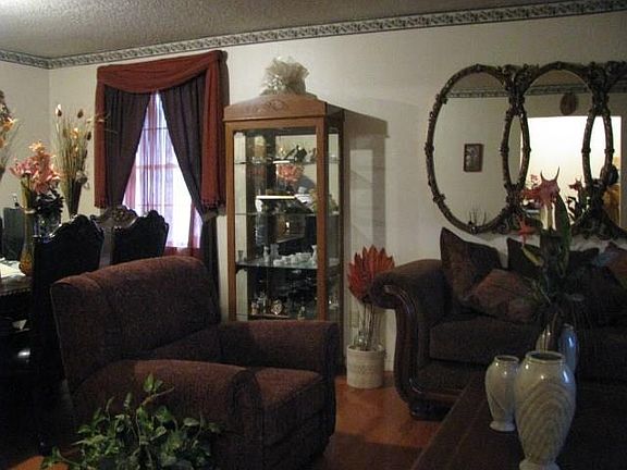2nd image of 2405 Creekglen Dr