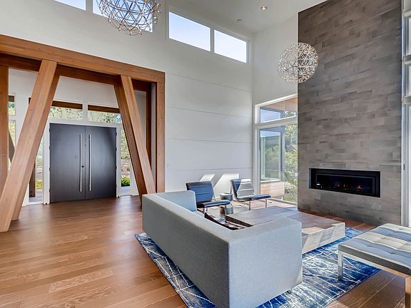 2nd image of 3068 NE Harrison Dr