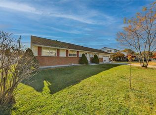 7442 Woodbine Rd, Macungie, PA 18062