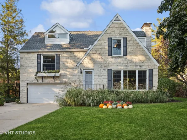 12 Briar Rd, Golf, IL 60029