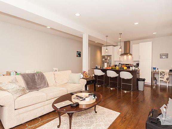 4th image of 2014 N Wolcott Ave #1F