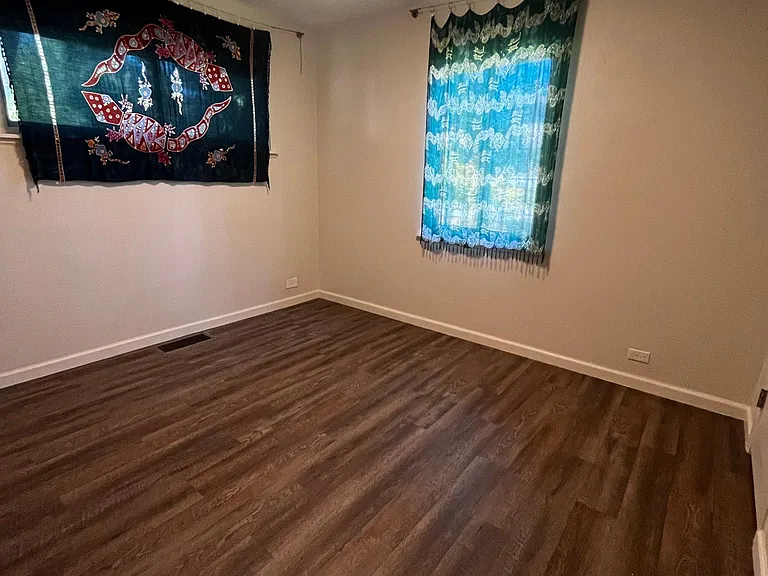3035 S Clermont Dr — Photo 11