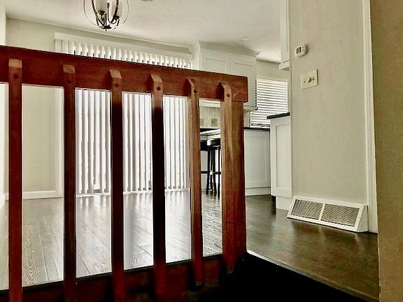 5th image of 7 Burberry Ct