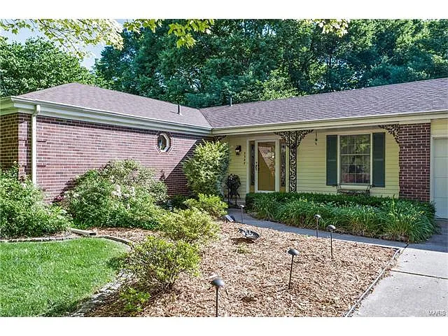 3348 Town And Country Ln photo 1