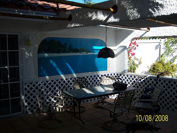 Courtyard Eating Area