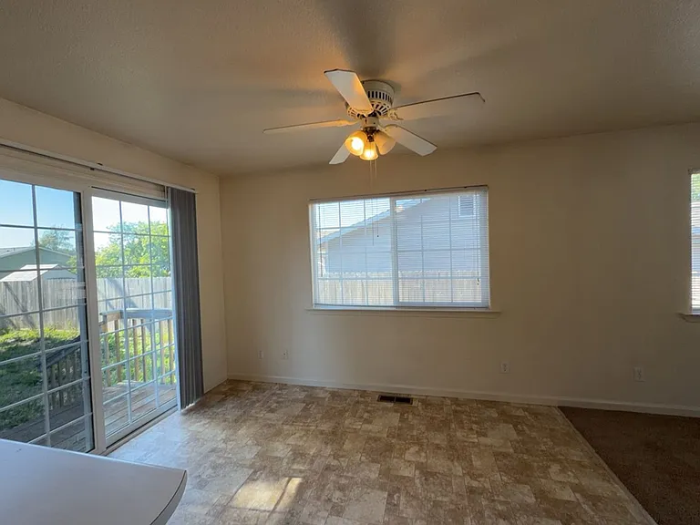 3121 Matthew Ln — Photo 20