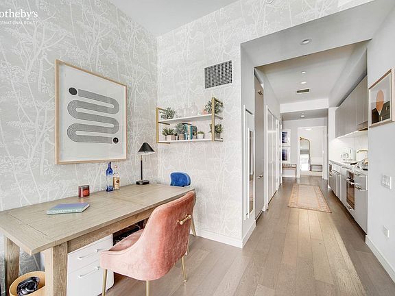 4th image of 305 E 51st St #4E