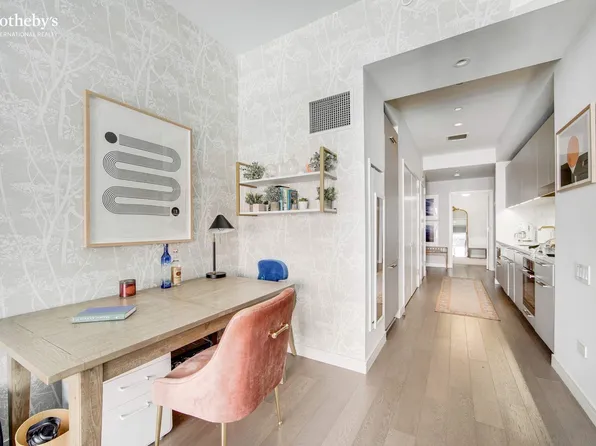 305 East 51st Street 4E image 3 of 13
