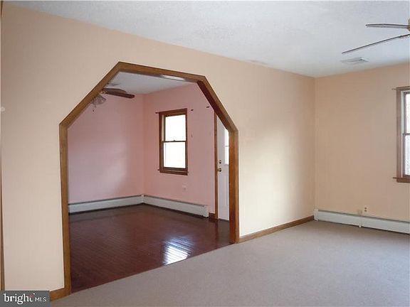3rd image of 742 Cherry Ave