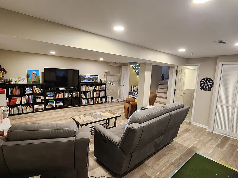 1807 Monroe Ct — Photo 18
