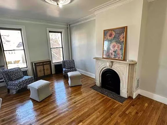 3rd image of 19 Bentley Ave Floor 3