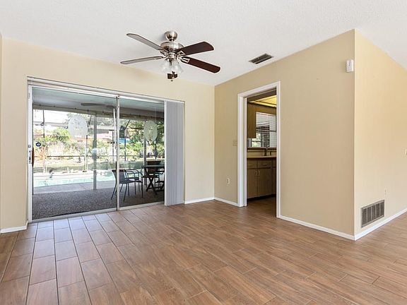 4th image of 8225 Longbay Blvd