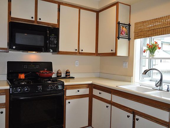Clean and bright kitchen