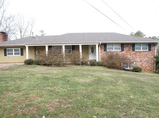 927 Roanoke Dr, Marietta, GA 30066