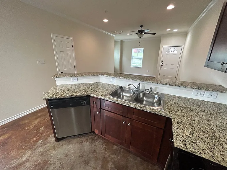 622 Meadow Arbor Ln — Photo 8