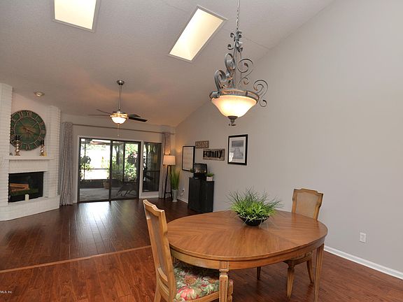 5th image of 581 Willow Oak Ln