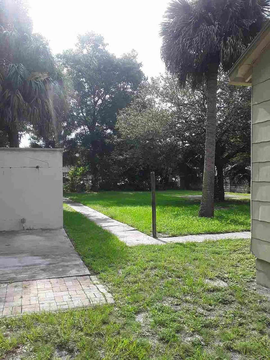 Building Photo - 2701 Sanford Ave