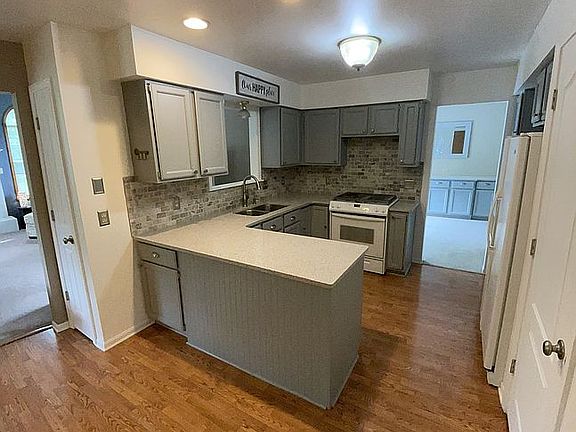 4th image of 2273 Stowevalley Dr SE