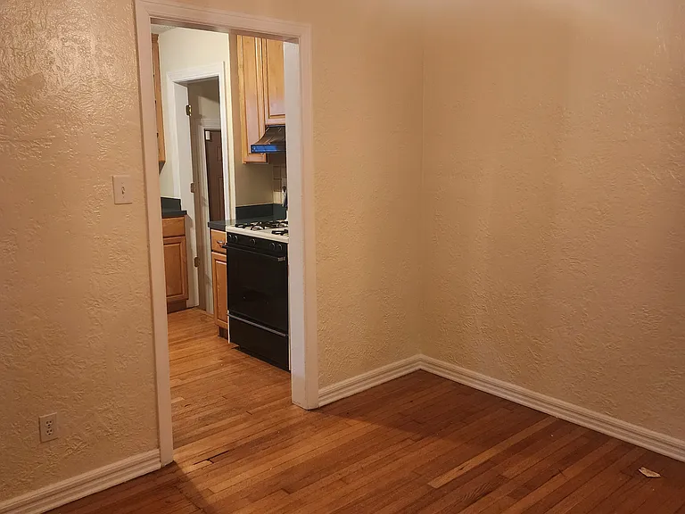 6171 Kingsley Dr — Photo 4