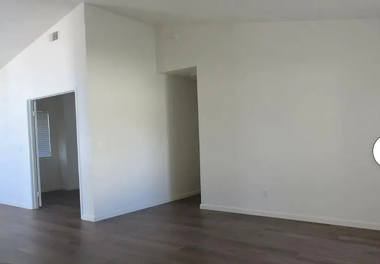 3023 Hampton Rd — Photo 5