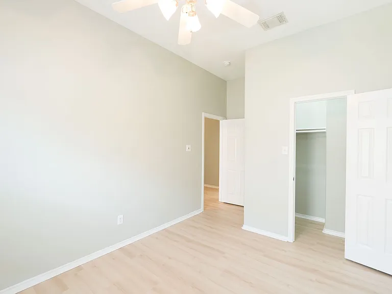 11516 Sunny Creek Ln — Photo 2