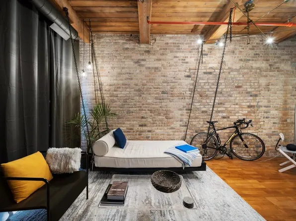 225 W Huron St, Chicago, IL