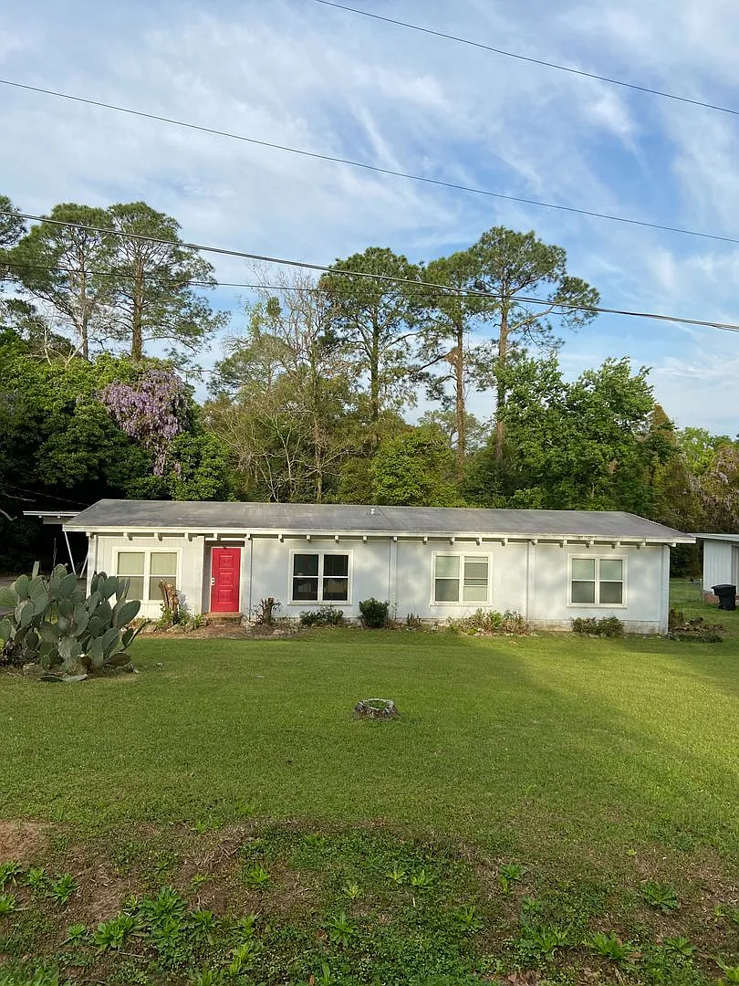 Vaulted Ceiling 4 Bedroom Home near FSU for Fall 2027!! — Photo 1