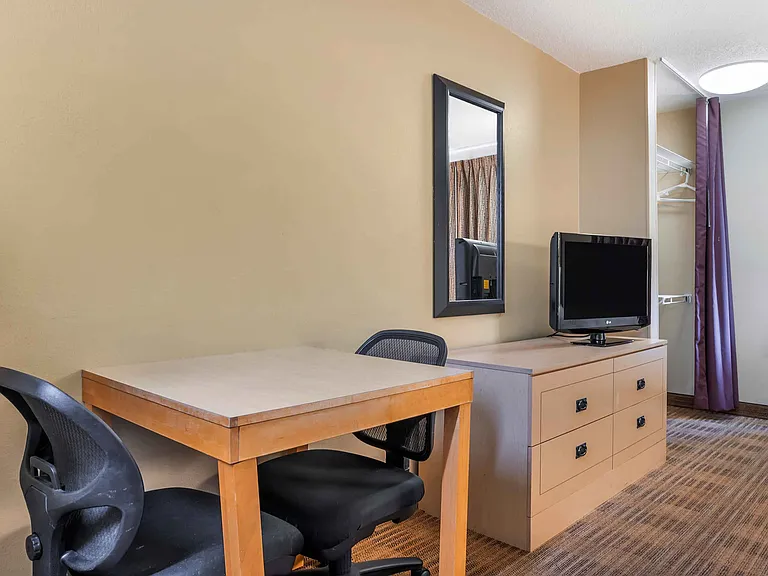 Studio Suite - 2 Full Beds