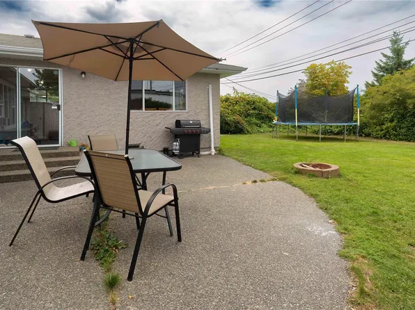 141 Jensen Ave E, Parksville, BC V9P 2R3