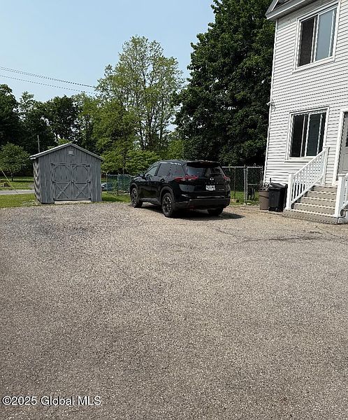 5th image of 35 Locust Avenue