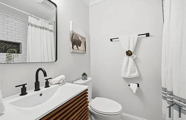 1112 Guyer St — Photo 11