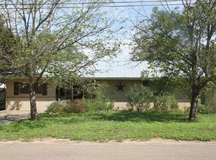 106 N Avenue Q, Johnson City, TX 78636