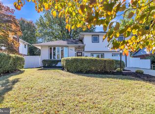 5900 Greentree Rd, Bethesda, MD 20817